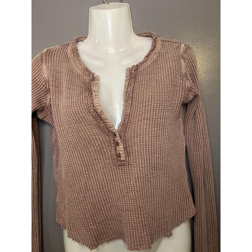 FP One Shirt Womens Small Pink Waffle Knit Henley Long Sleeve Raw Hem Ruffle Top